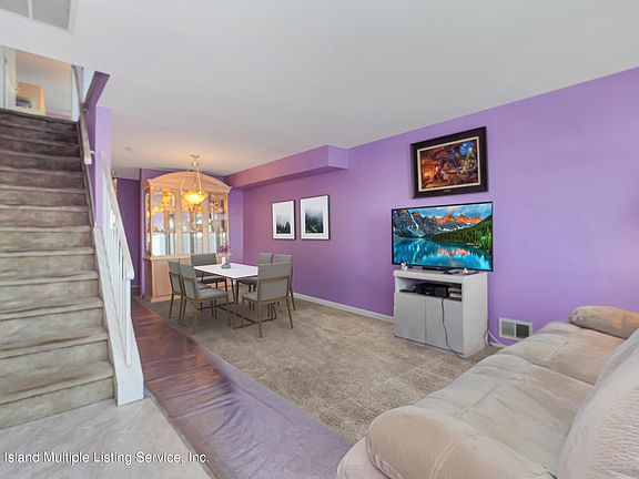 3rd image of 34 Millstone Ct