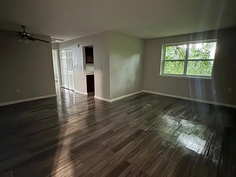 411-415 N Bend Rd #K — Photo 1