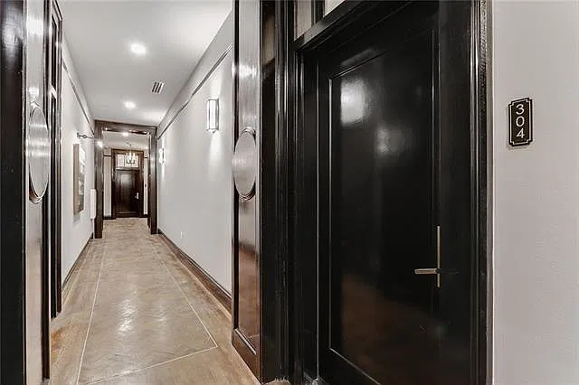 2 bed, 2.0 bath, 1201 sqft, $3,200 — Photo 3