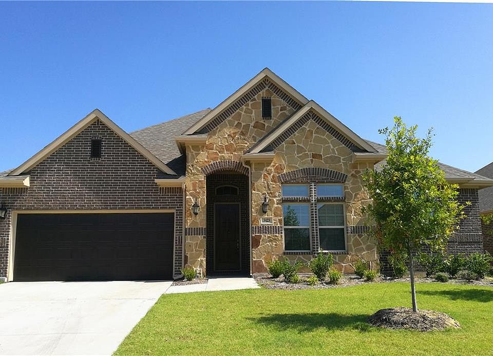 1st image of 3423 Hawthorn Ln