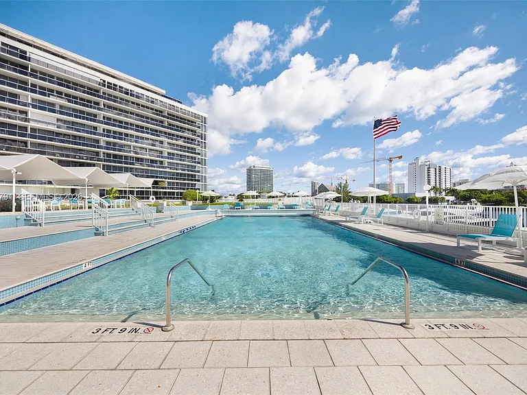 900 Bay Dr #1005 — Photo 31