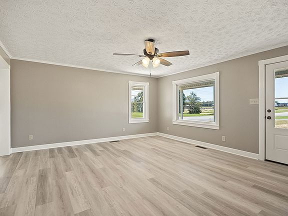 5th image of 415 Allen Ferry Rd