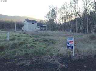 1455 W Tarragon Dr, Roseburg, OR 97471
