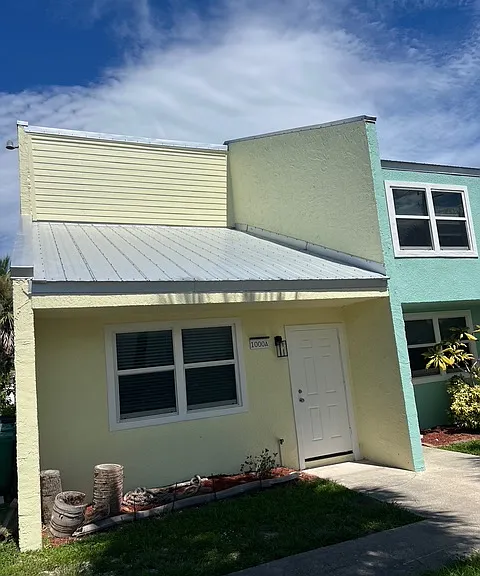 1000 Shorewinds Dr — Photo 1