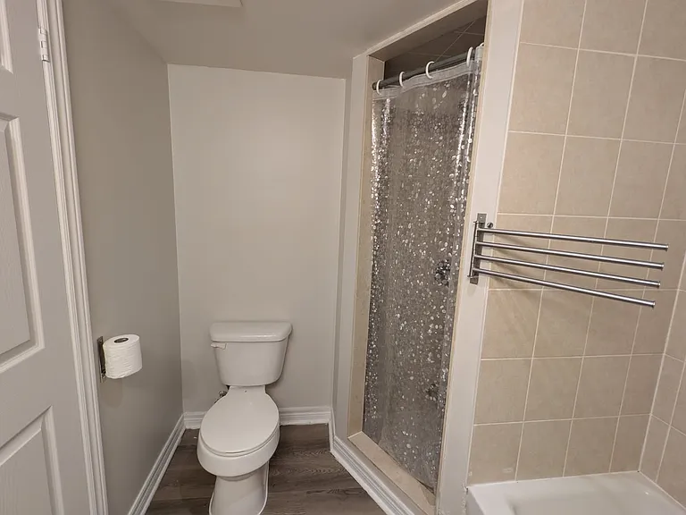225 Wellesley St E #607 — Photo 22