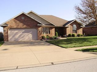 3681 W Roxbury St, Springfield, MO 65807