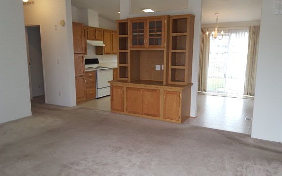 4th image of 1660 SE Hickory Ct