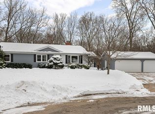 107 Orchard Ct, Silvis, IL 61282