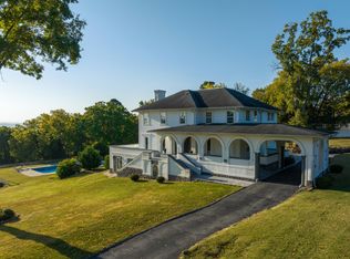 526 S Crest Rd, Chattanooga, TN 37404