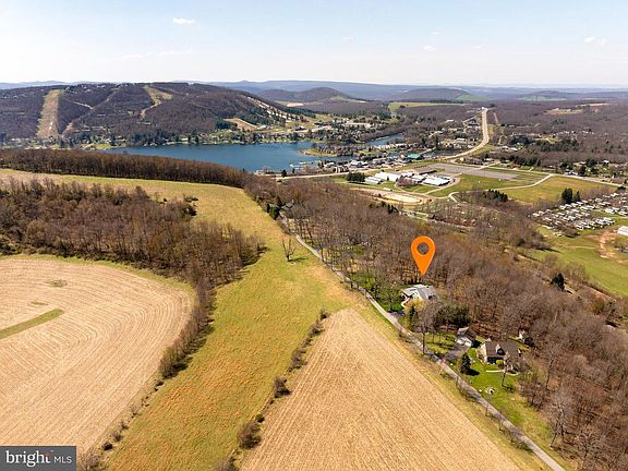 2nd image of 726 Sunset Ridge Dr
