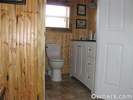 master bathroom, full shower and tub and granite counter