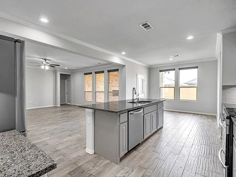6807 Hall Of Fame Blvd — Photo 25