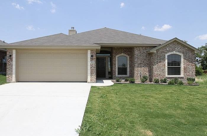 Front Brick / Rock Accent