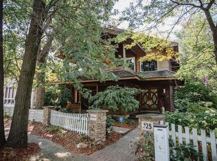 225 Beachwalk Ln, Michigan City, IN