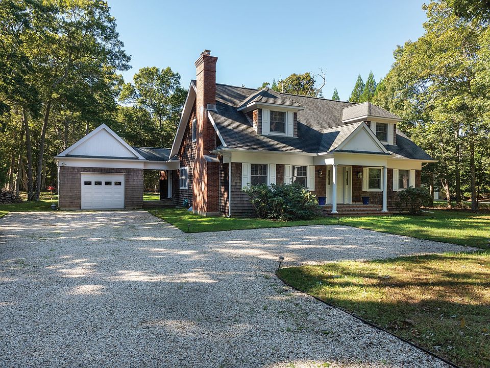 1st image of 42 Manor Ln S