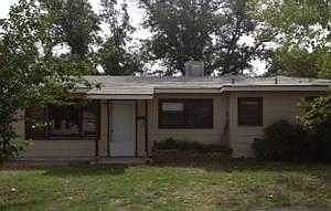 1st image of 902 NE 1st St