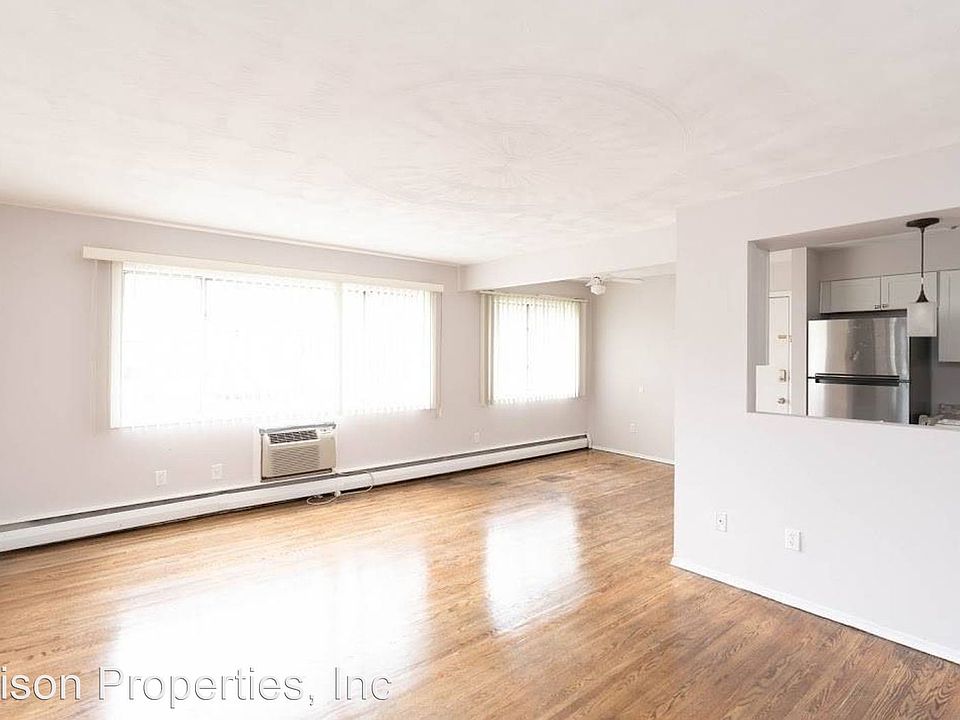 2nd image of 138 Woodhill Dr APT 1