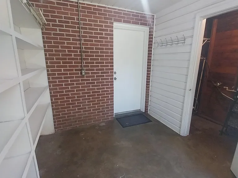 1428 Charlotte St — Photo 15