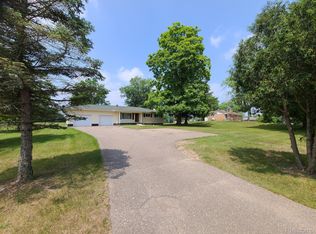 250 Bogie Lake Rd, White Lake, MI 48383