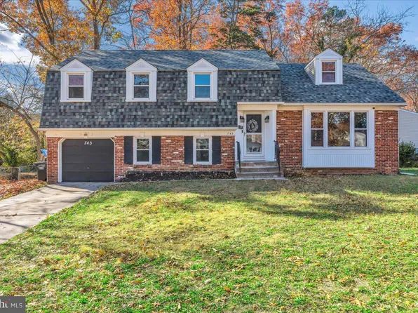 743 Mohawk St, Turnersville, NJ 08012