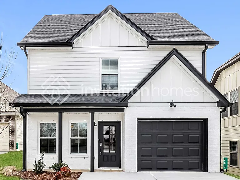 202 Emmett Dr — Photo 1