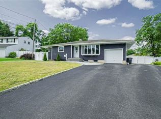 8 Eva Path, Commack, NY 11725