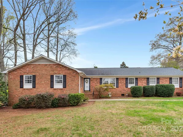 2005 Saratoga Dr, Gastonia, NC 28056