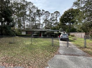 2002 NE 8th St, Gainesville, FL 32609