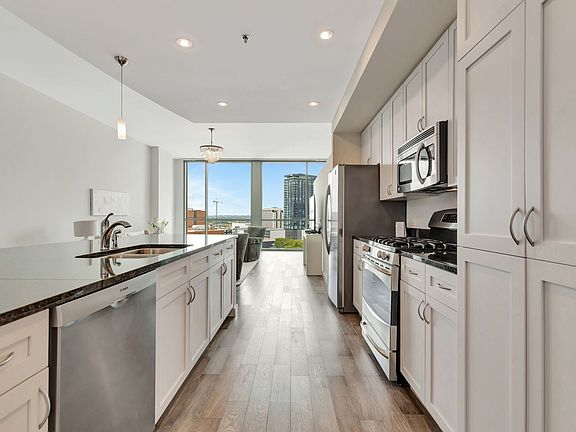 5th image of 900 20th Ave S APT 807