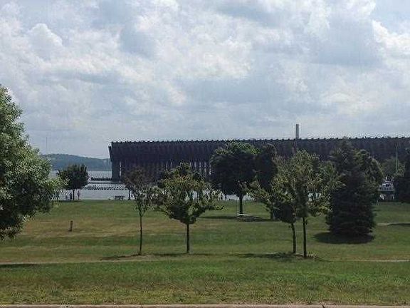 2nd image of 237 N Lakeshore Blvd