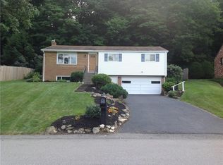 2818 College Park Rd, Allison Park, PA 15101