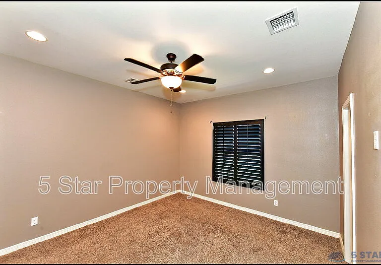 3741 Loma Adriana Dr — Photo 20