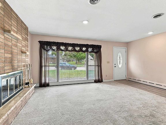 2nd image of 10920 Cascade Dr