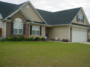 1046 Screech Owl Dr, Hope Mills, NC 28348