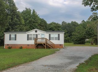 918 Ridout Rd, La Crosse, VA 23950