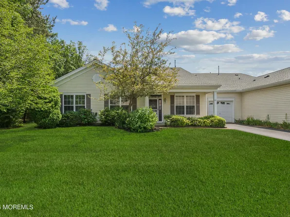 81 Jadelawns Drive, Lakewood, NJ 08701