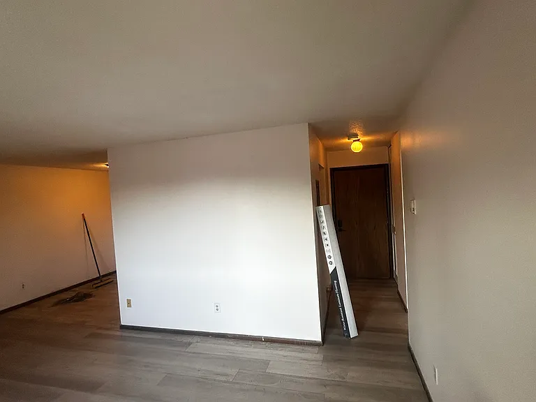Hazelwood Apartments — Photo 28