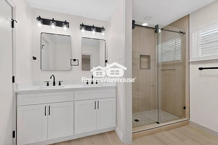 710 Worcester Ln — Photo 30