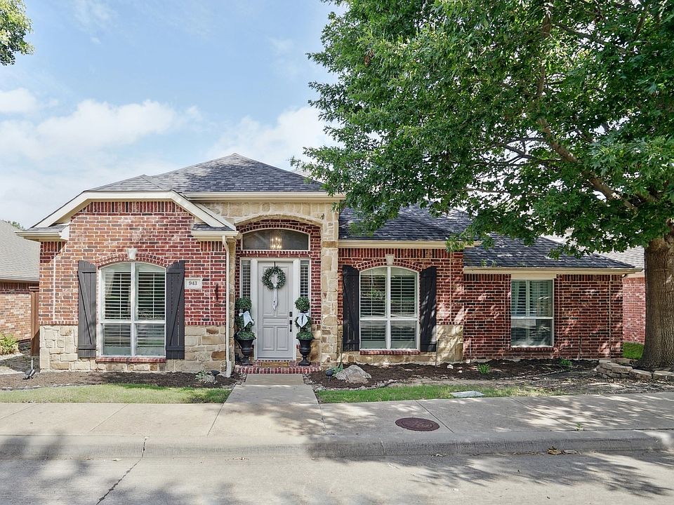 1st image of 943 Briar Oaks Dr