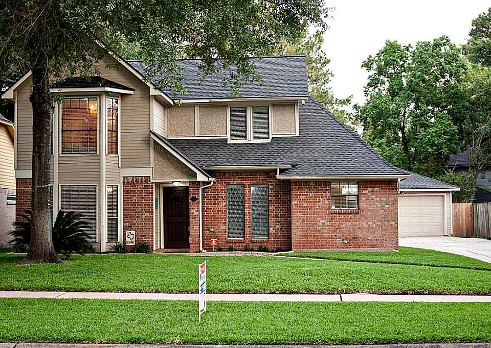 1st image of 11915 Stillwater Dr