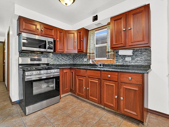 2nd image of 7116 S Central Park Ave