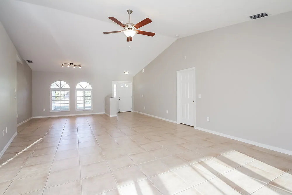 3 bed, 2.0 bath, 1755 sqft, $2,845 — Photo 4