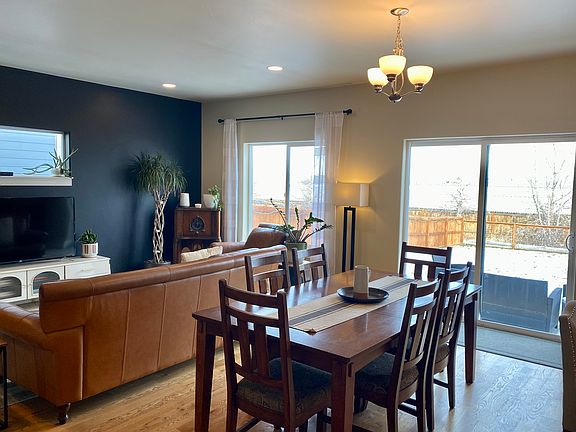 2nd image of 323 Ramshorn Peak Ln