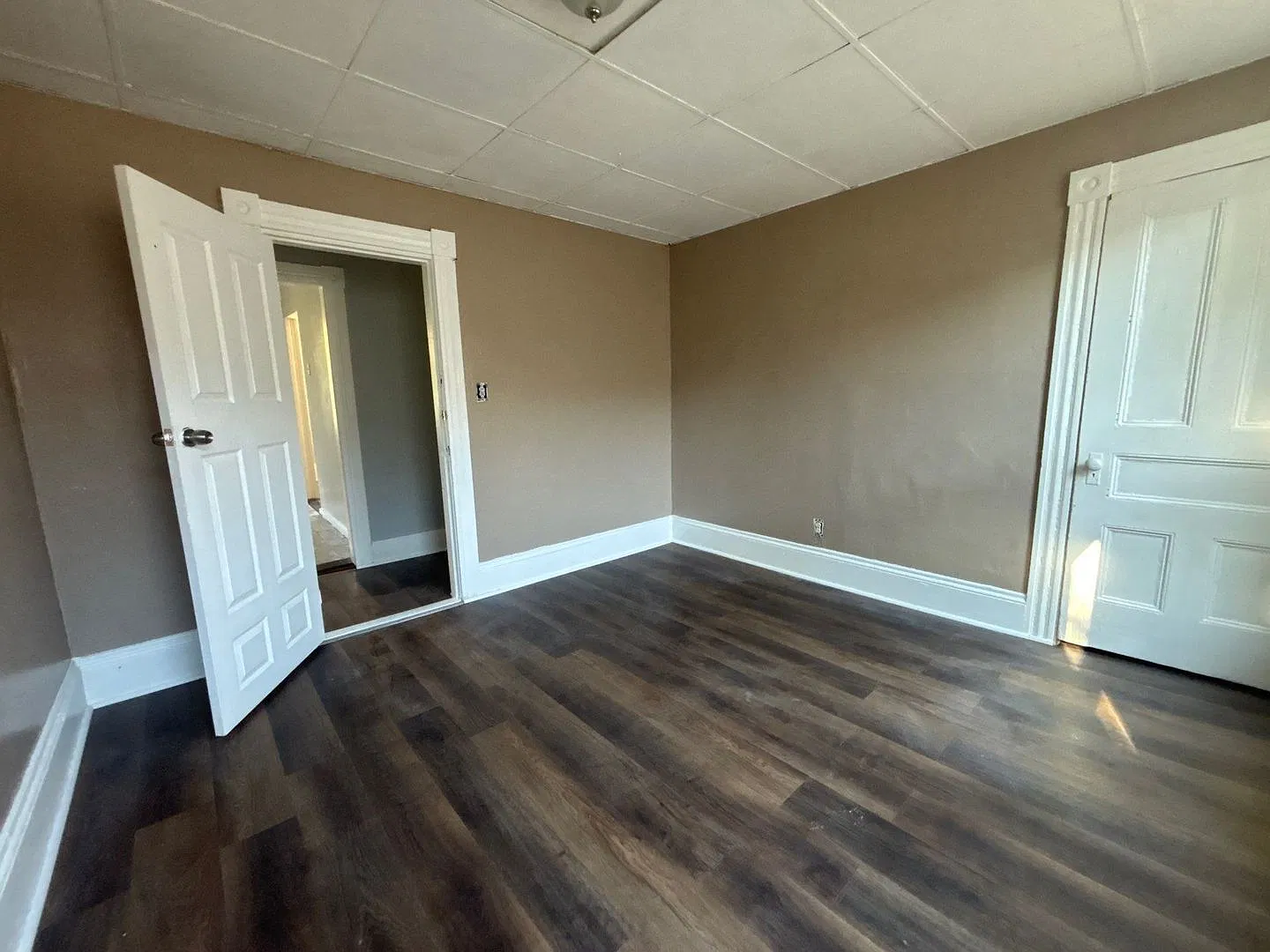 224-228 Laurel St — Photo 4