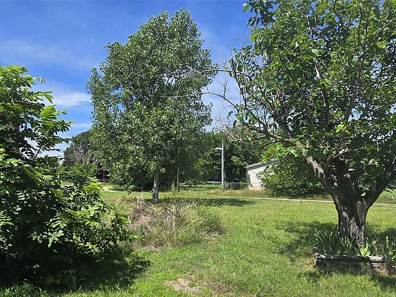 2nd image of 148 Whispering Oaks