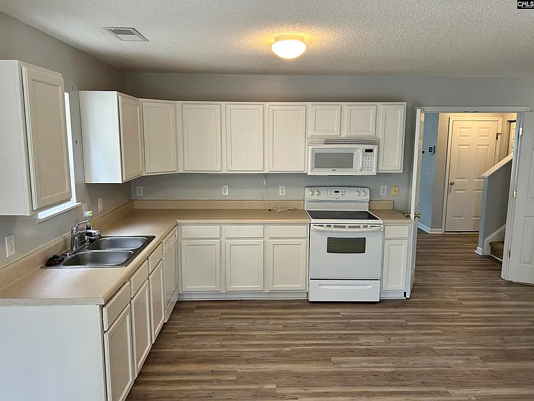 415 Dahoon Dr — Photo 12