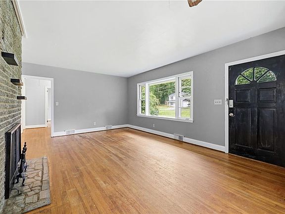 2nd image of 5002 Cherry St