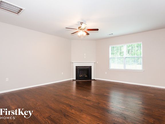 3rd image of 324 Wheat Field Dr