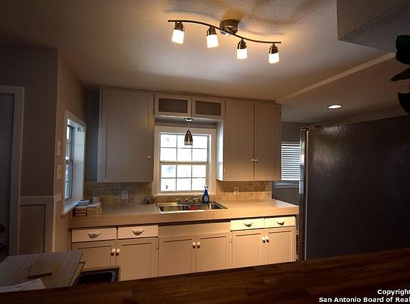 2nd image of 307 W White
