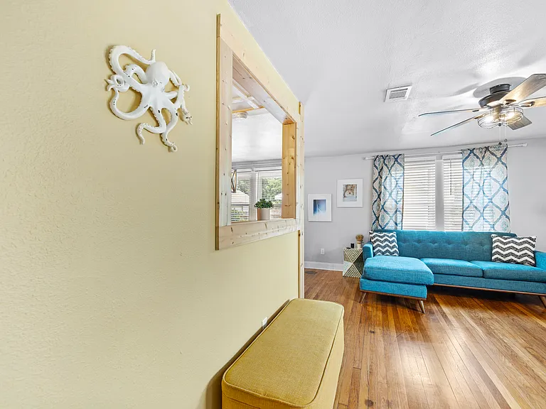 1666 W Intendencia St #A — Photo 16